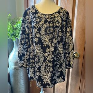 TALBOTS Women’s Size XL Black & White Floral Medallion Blouse EUC